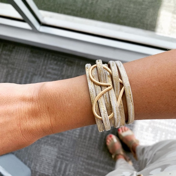 Love Heart Cuff - Picture 2 of 2